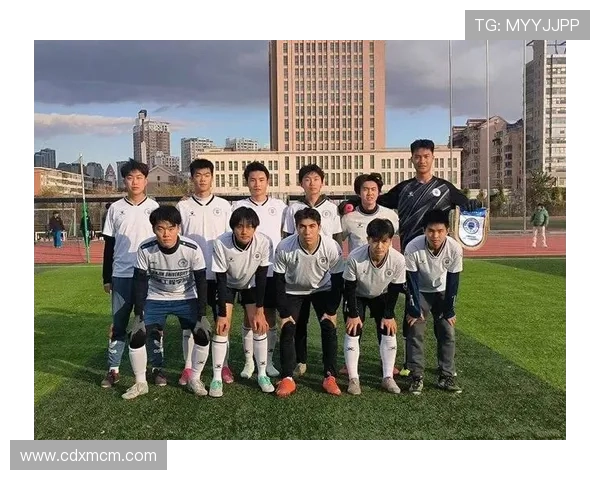 长江新区足球代表队蓄势待发 力争在全市联赛中展现风采