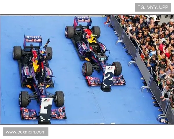 F1赛季激烈角逐红牛车队再度包揽冠亚军成绩创历史新高 F1赛季激烈角逐红牛车队再度包揽冠亚军成绩创历史新高